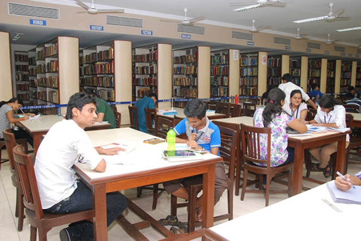 https://cache.careers360.mobi/media/colleges/social-media/media-gallery/5731/2018/9/18/Library Sitting area of Kishinchand Chellaram College, Mumbai_Library.JPG